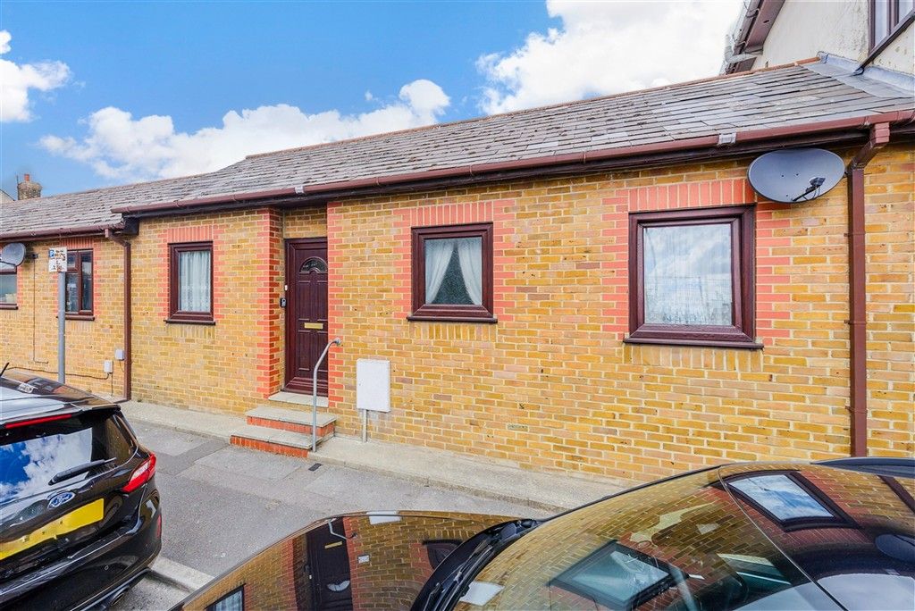 Property photo 1 of 7 External (Web)