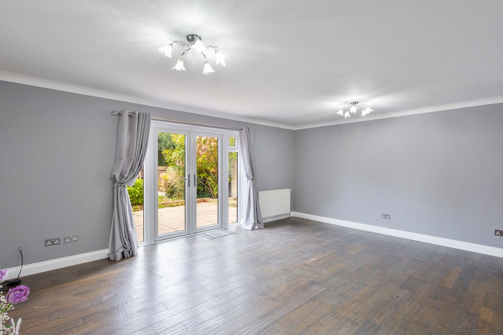 Property photo 3 of 21