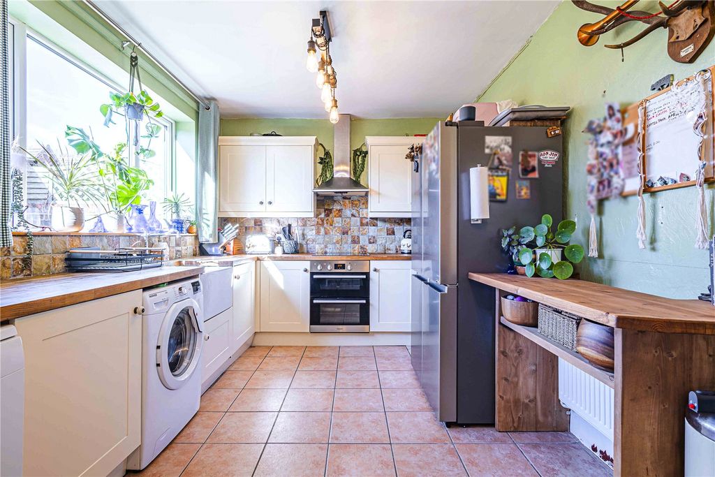 Property photo 2 of 29 Picture No. 36