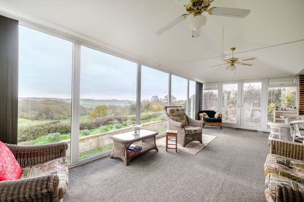 Property photo 3 of 31