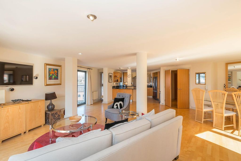 Property photo 2 of 18 Living Area