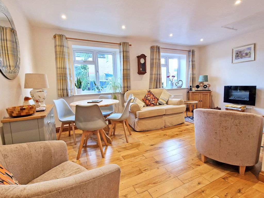 Property photo 3 of 14 Living Room.Jpg