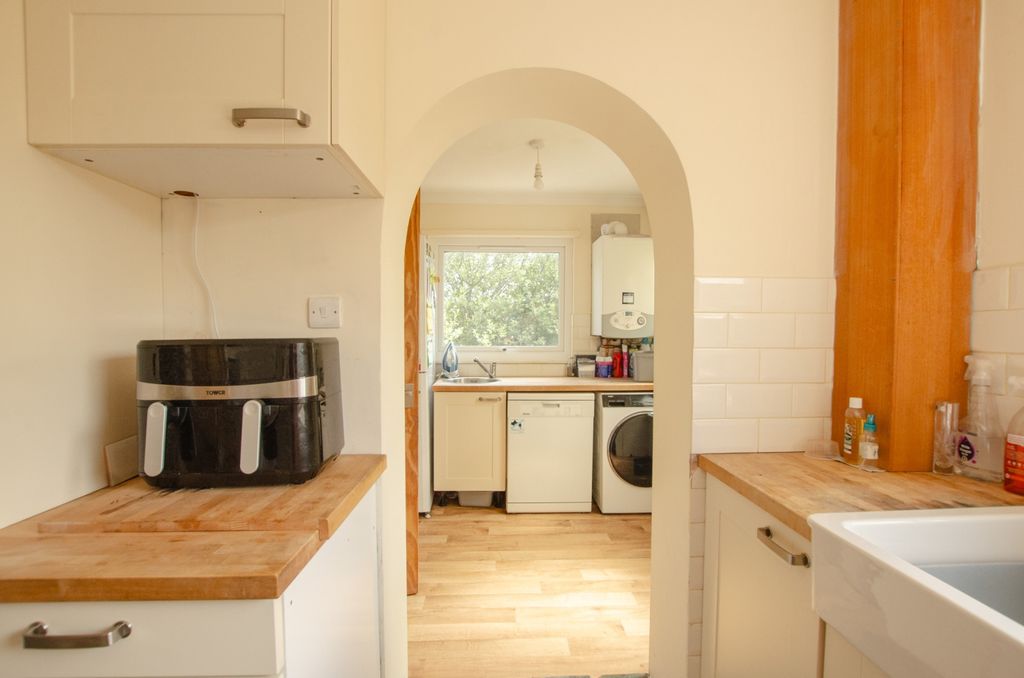 Property photo 3 of 12 25 Crinnicks Hill Tps Bodmin Branch 01208 74182 -1