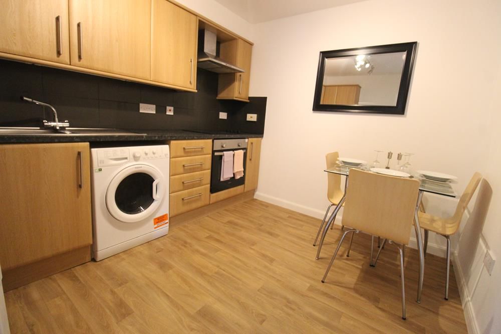 Property photo 3 of 10 Dining Kitchen