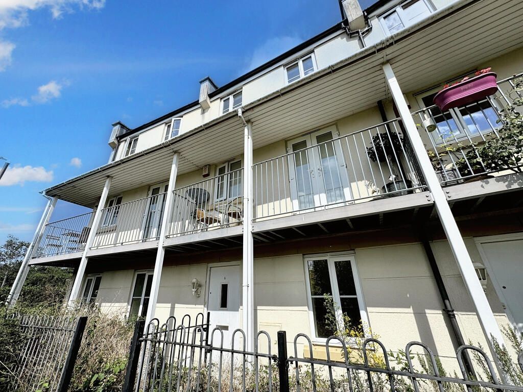 Property photo 3 of 9 Bright And Inviting Front View Of A Modern Terrace...