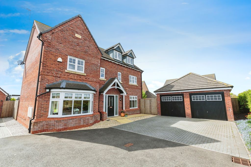 Property photo 1 of 21 Exterior Front