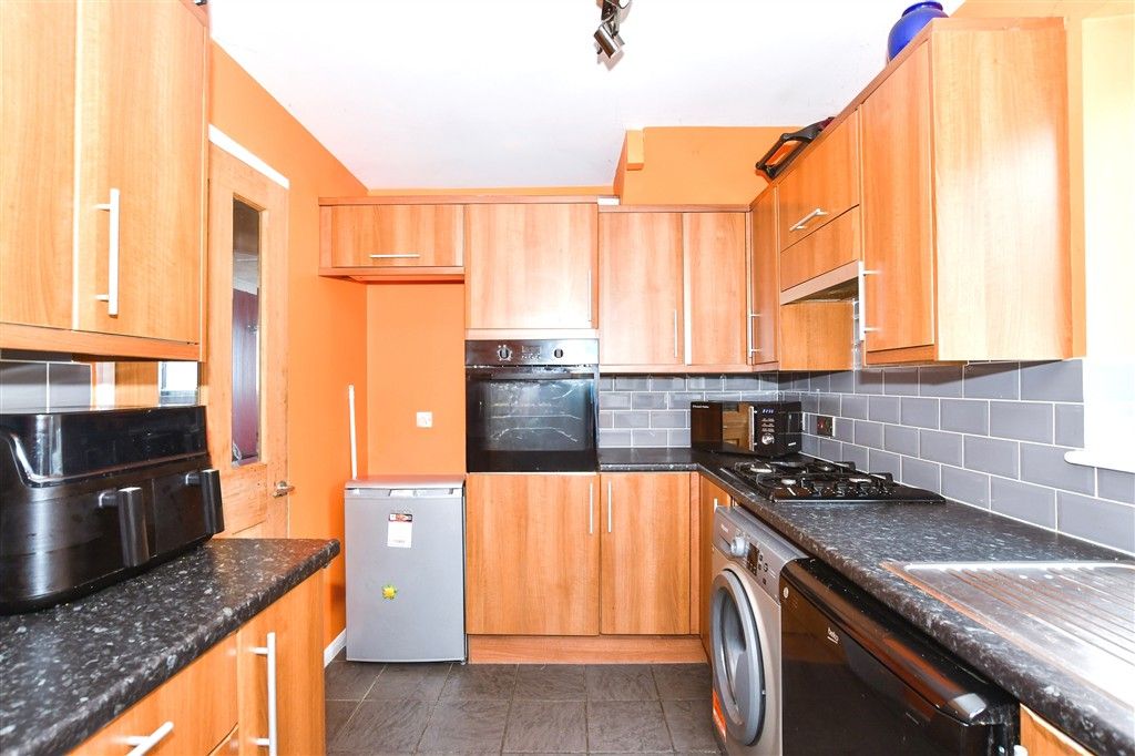 Property photo 3 of 14 Kitchen