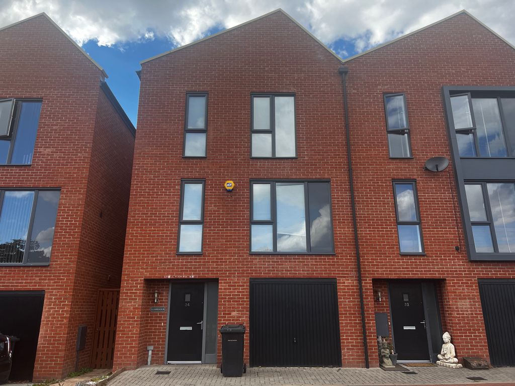 Property photo 1 of 11 Exterior