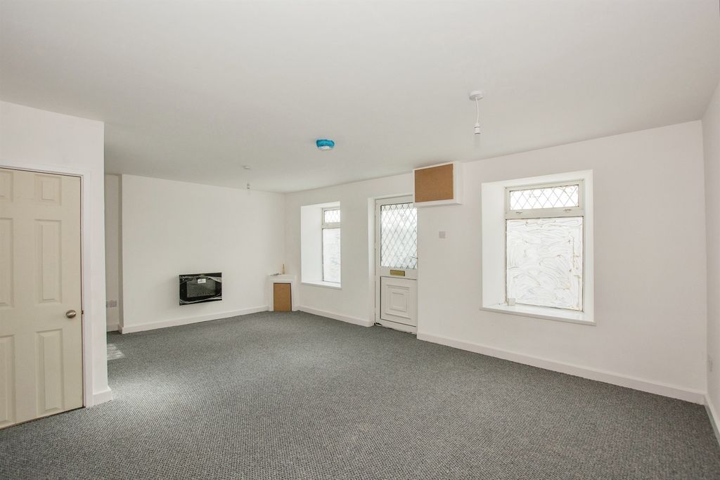 Property photo 3 of 11 Image