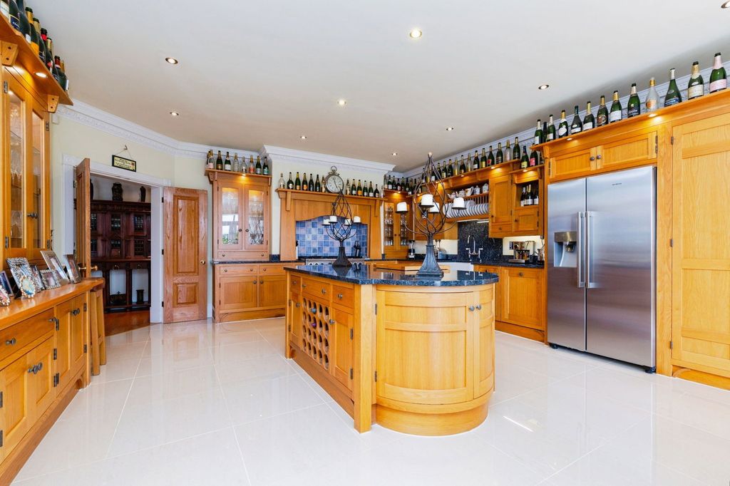 Property photo 1 of 34