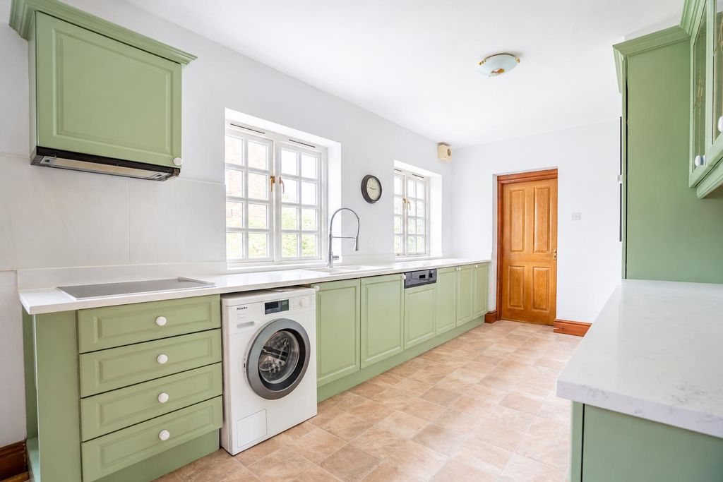 Property photo 1 of 19 Kitchen