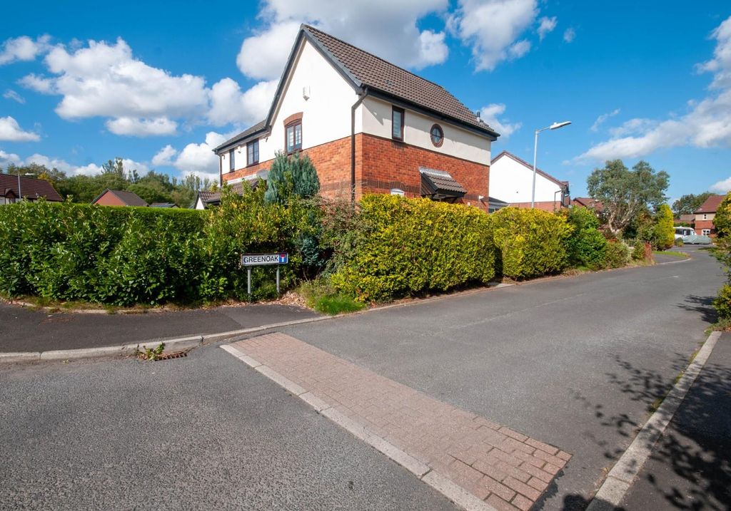 Property photo 1 of 20 Outside - Front