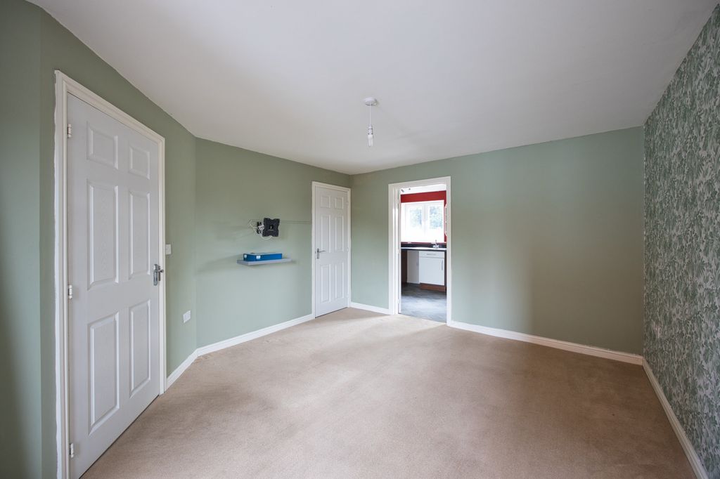 Property photo 3 of 11 Image 2