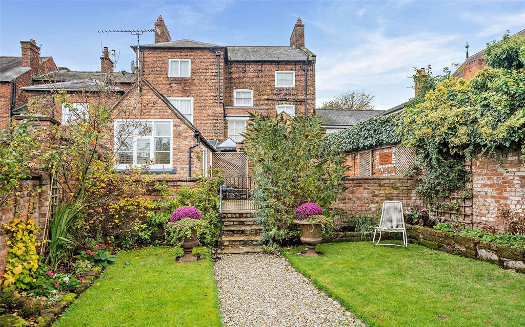 Property photo 1 of 21 Beech House