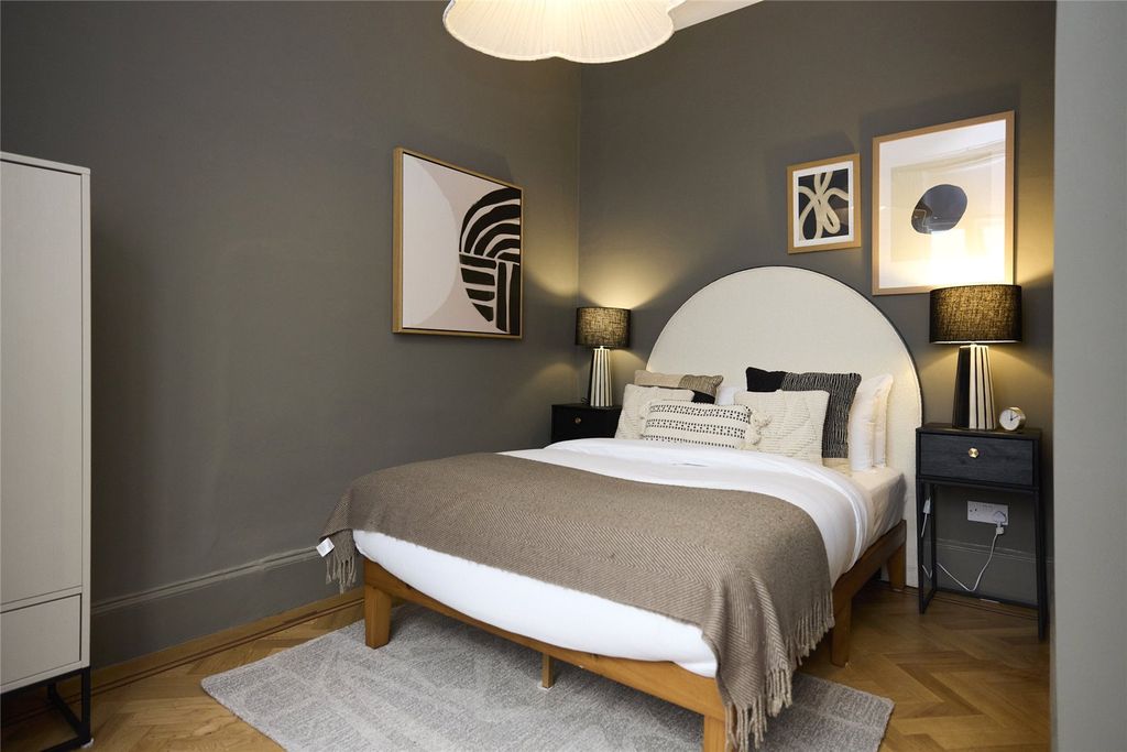 Property photo 3 of 26 Bedroom