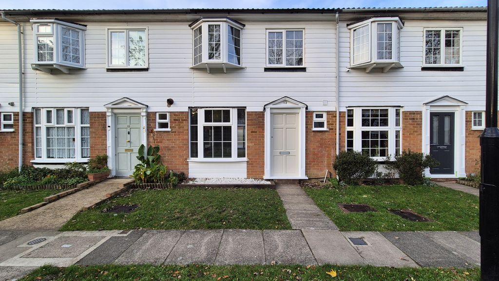 Property photo 1 of 9 3 Bed Terraced House To Rent Yeomans Mews, Isleworth Tw7