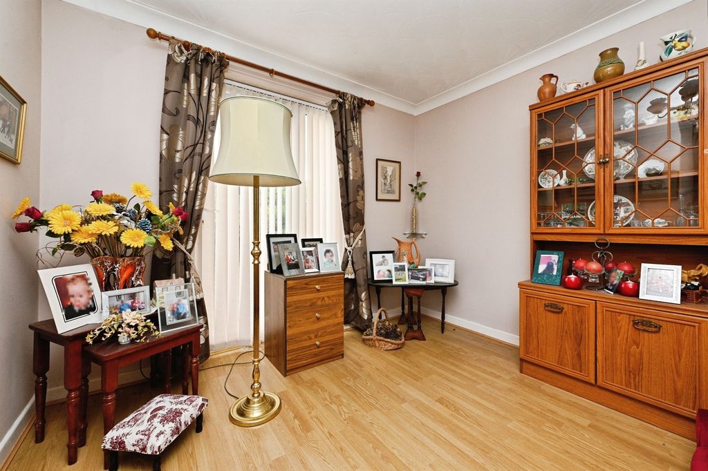 Property photo 3 of 16