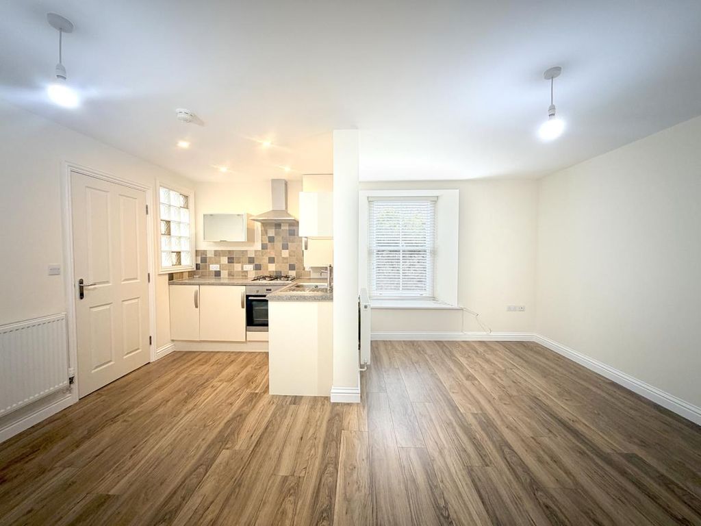 Property photo 3 of 16 Image00012.Jpg