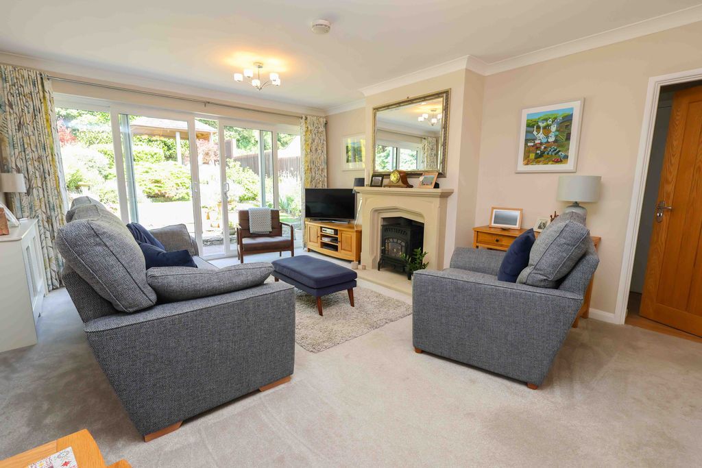 Property photo 3 of 36 Sitting Room