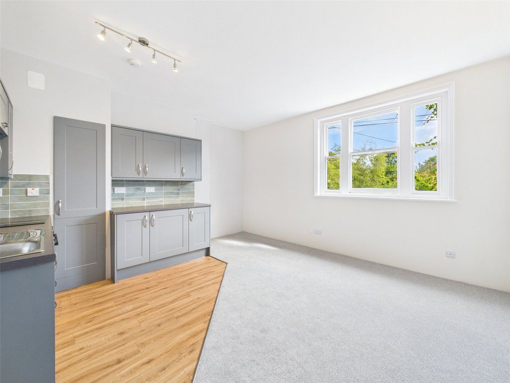 Property photo 3 of 8 Picture No. 06