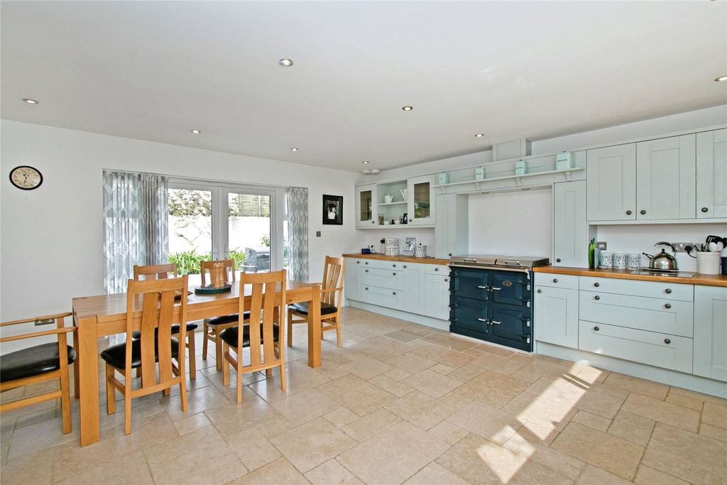 Property photo 2 of 26 Kitchen Diner