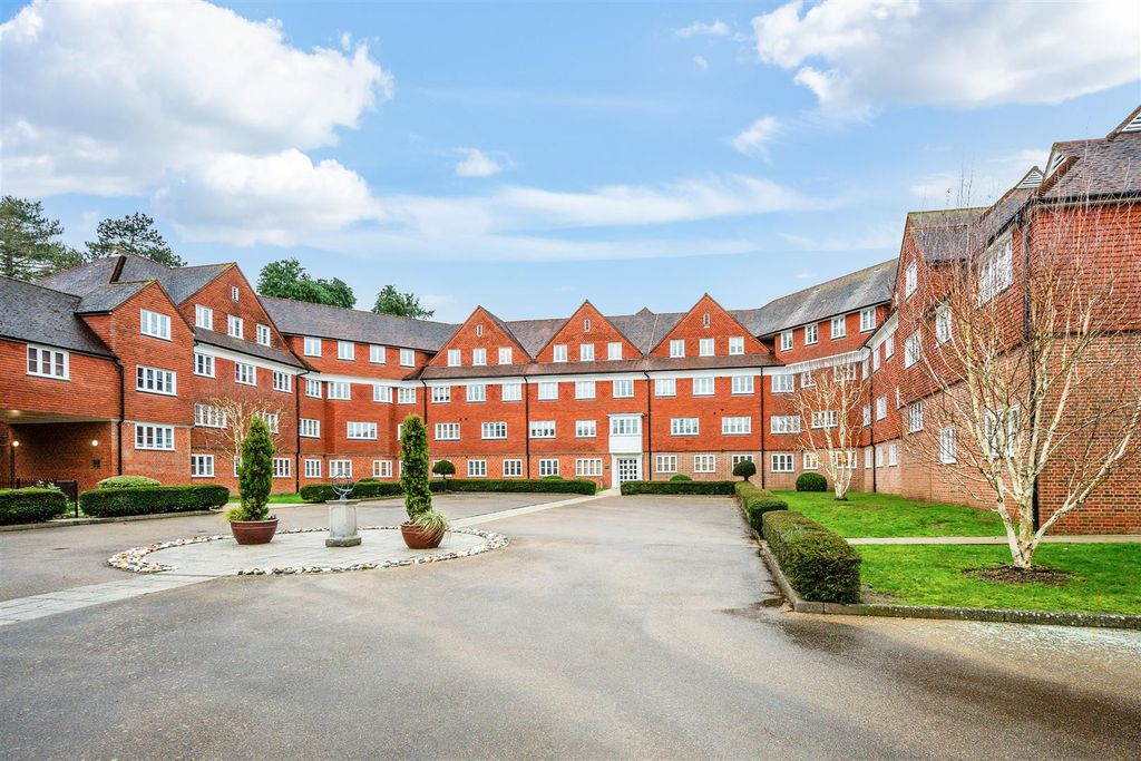 Property photo 1 of 12 Elizabeth House (2).Jpg