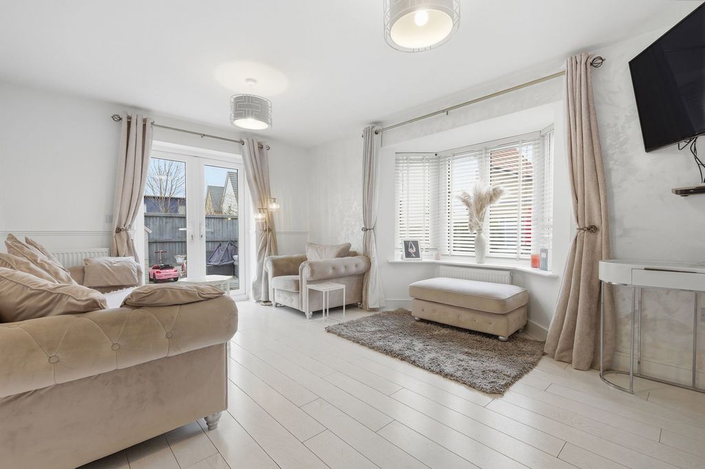 Property photo 2 of 24