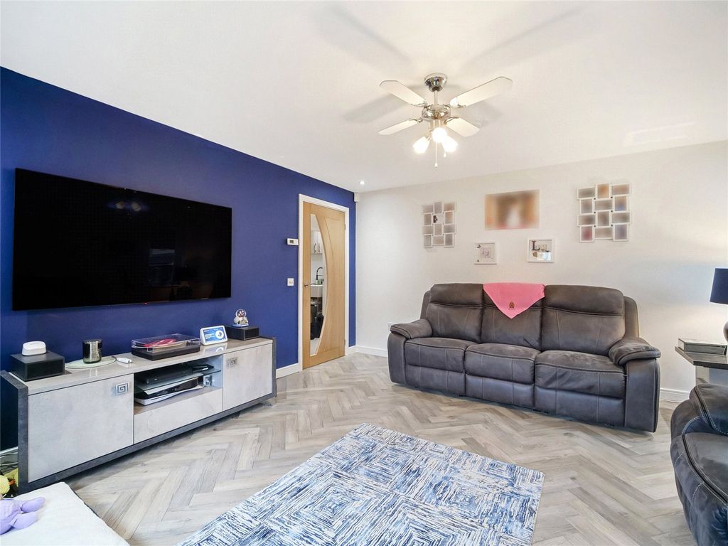 Property photo 2 of 21 Picture No. 04