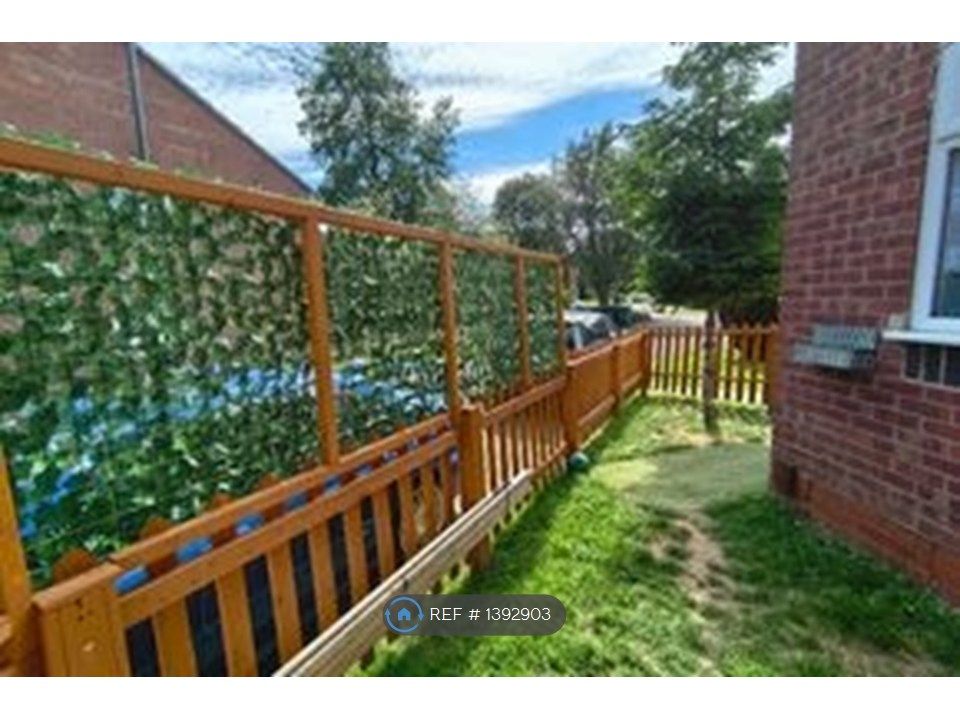 Property photo 3 of 8 Garden
