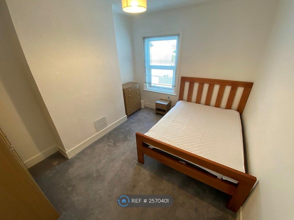 Property photo 1 of 6 Bedroom 3
