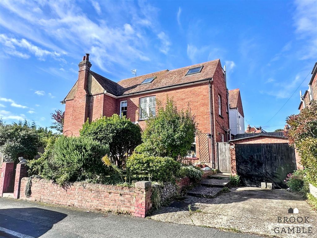 Property photo 3 of 35 01323 438506