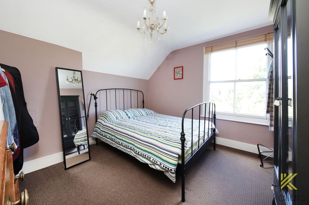 Property photo 3 of 9