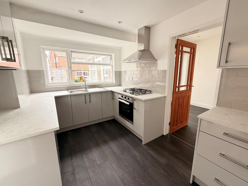 Property photo 2 of 15 Kitchen