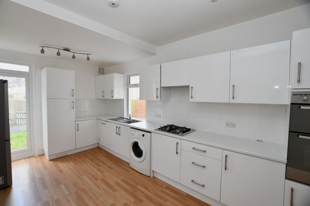 Property photo 2 of 21 10