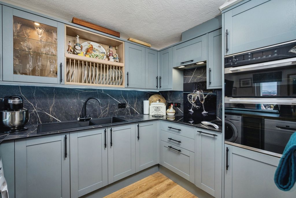 Property photo 2 of 25 Pbox-Img.Jpg
