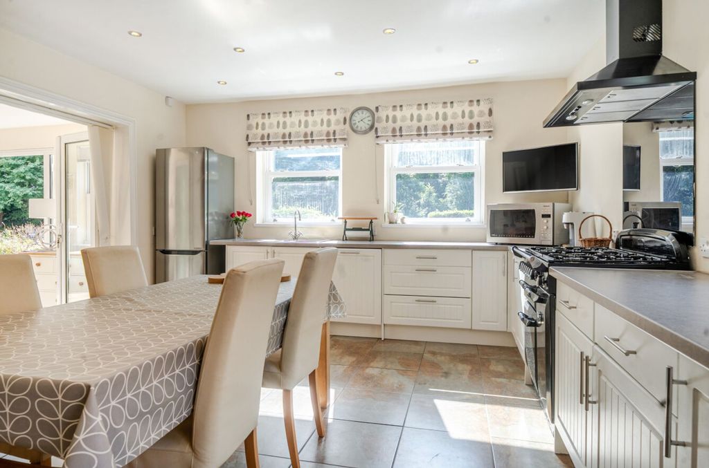 Additional image 6 of 6 bed detached house for saleFarnham Road, Liss GU33