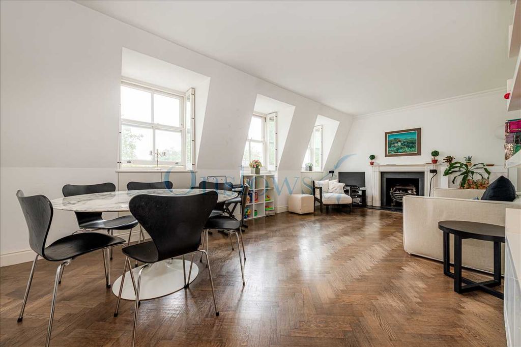 Property photo 3 of 23 Reception