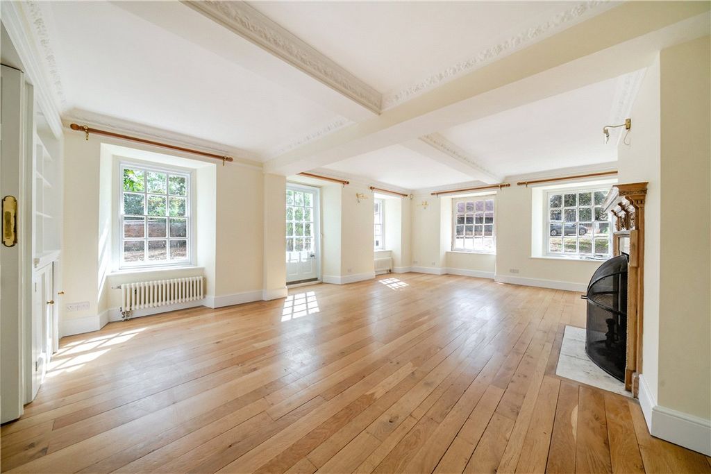 Property photo 3 of 22 Picture No. 06