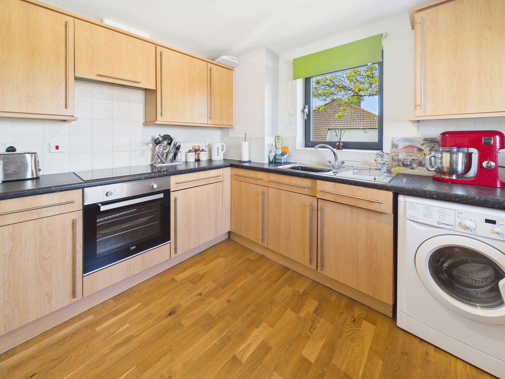 Property photo 3 of 17 Cam02089G0-Pr0689-Still002