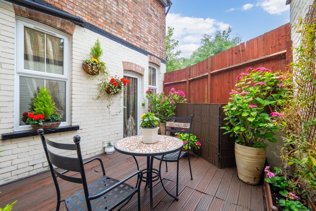 Property photo 3 of 25 Garden