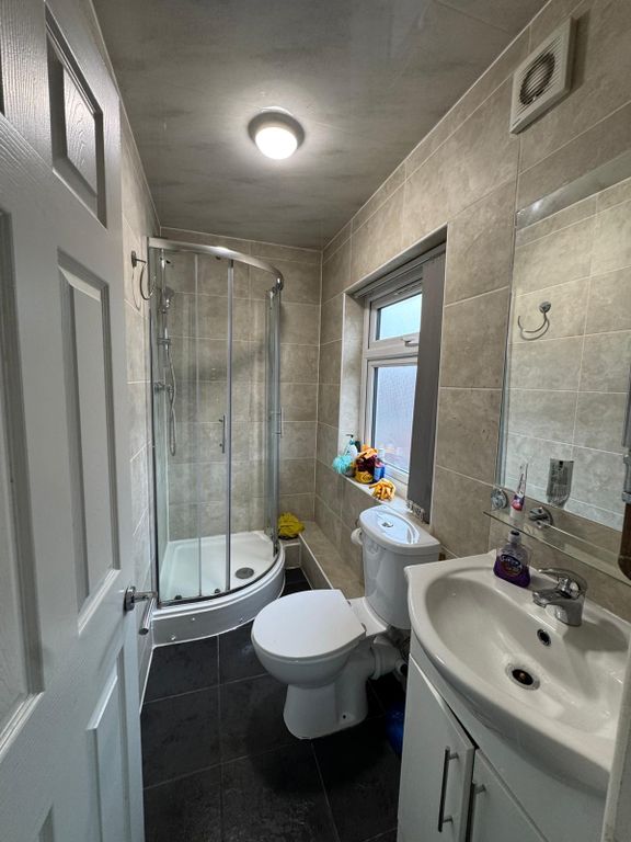 Property photo 2 of 3