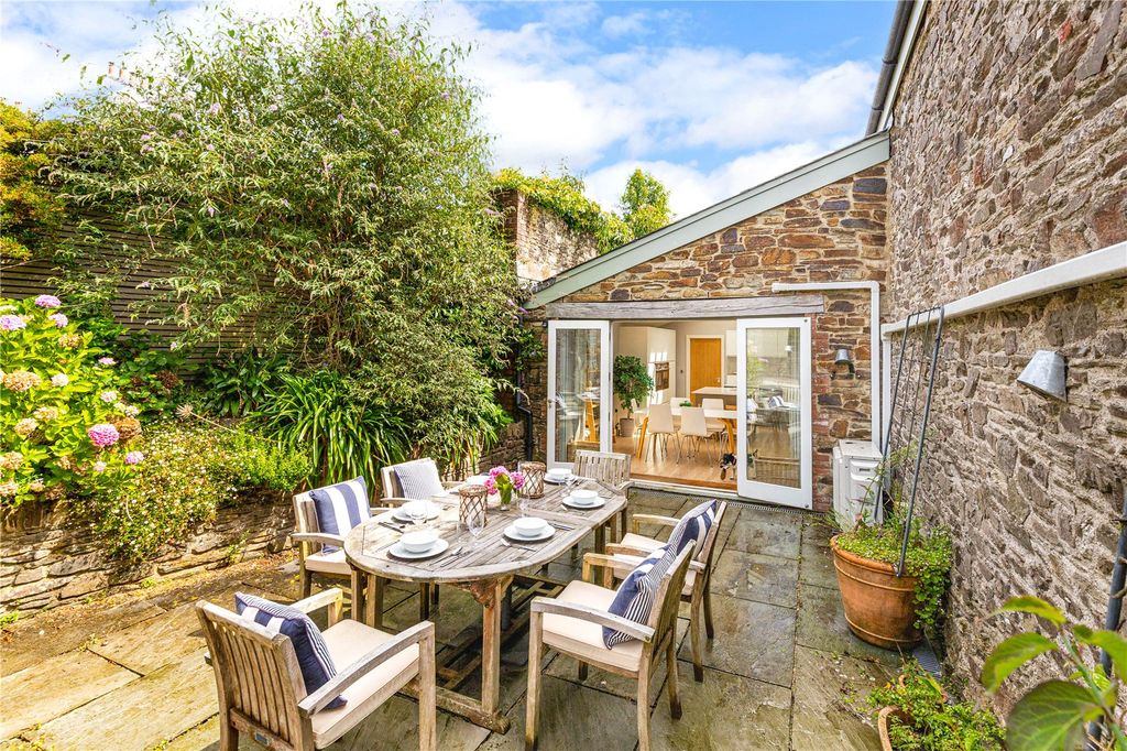 Property photo 3 of 23 Rear Courtyard