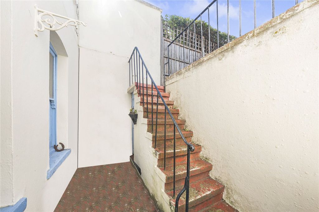Property photo 3 of 12 Picture No. 01