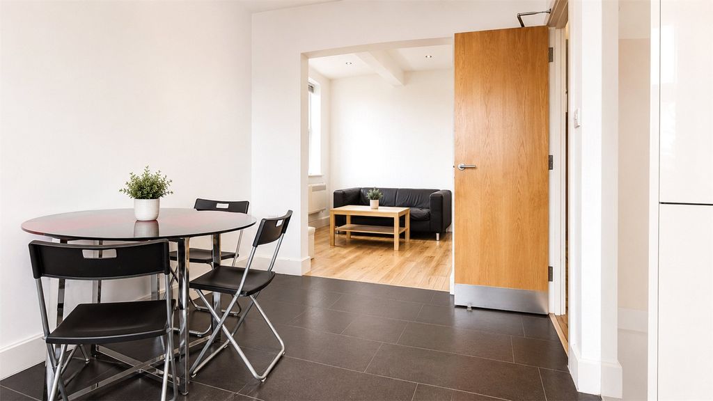 Property photo 1 of 11 Picture No. 04