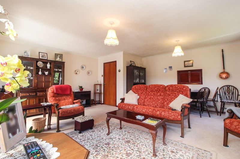 Property photo 3 of 18 Living Room