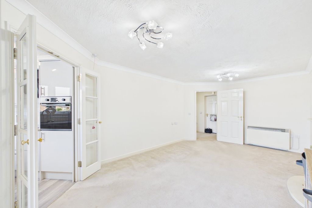 Property photo 3 of 11 Picture No. 14