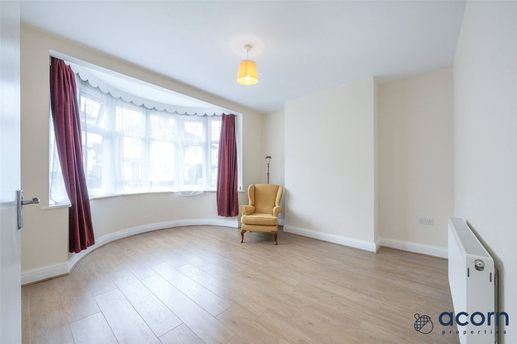 Property photo 2 of 21 Picture No. 13