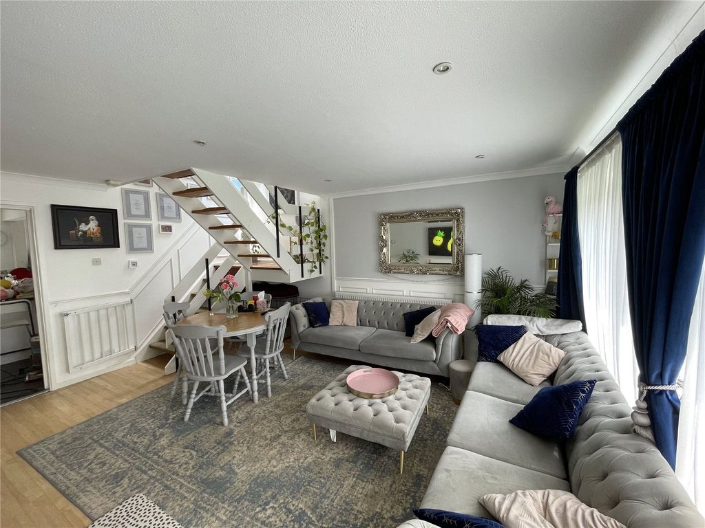 Property photo 3 of 19 Picture No. 10