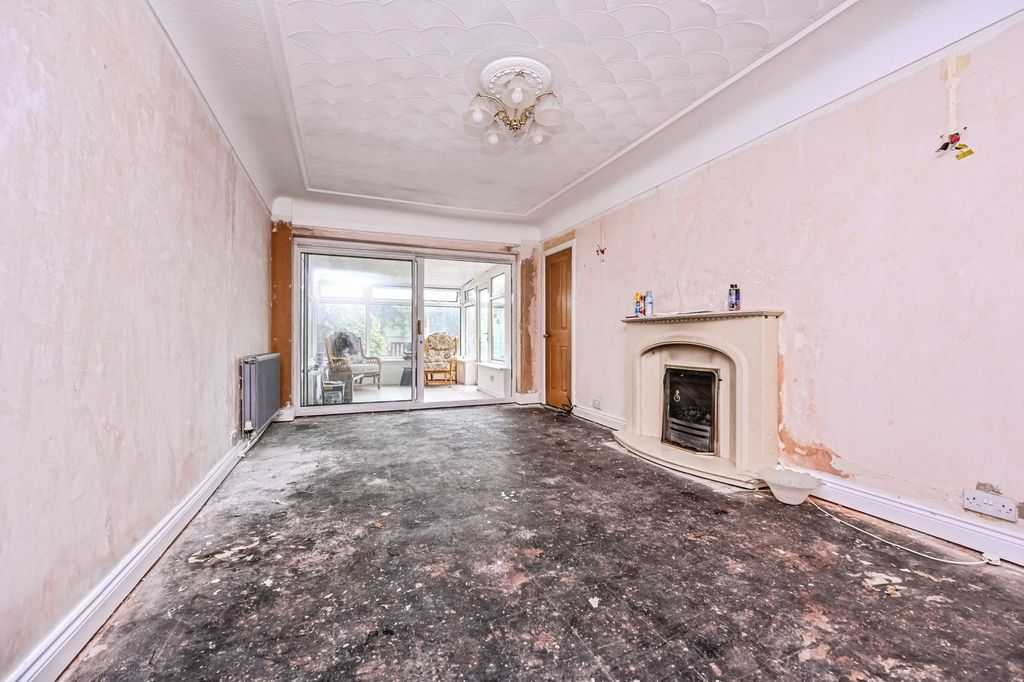 Property photo 2 of 17 Photo