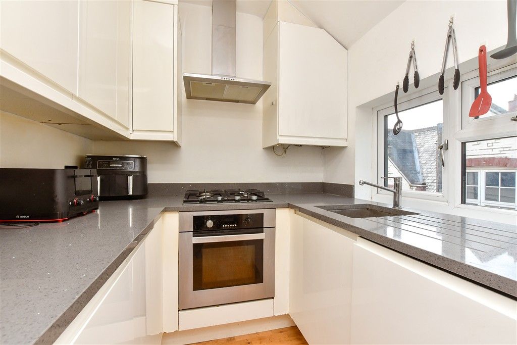 Property photo 3 of 16 Kitchen